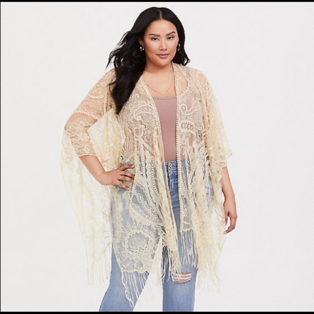 Beige paisley lace fringe Ruana one size Torrid